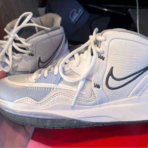 Kyrie Infinity Basketball Shoes